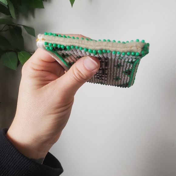 Beaded Nassau Coin Purse Green and White Seed Bead Pouch - Picture 7 of 12